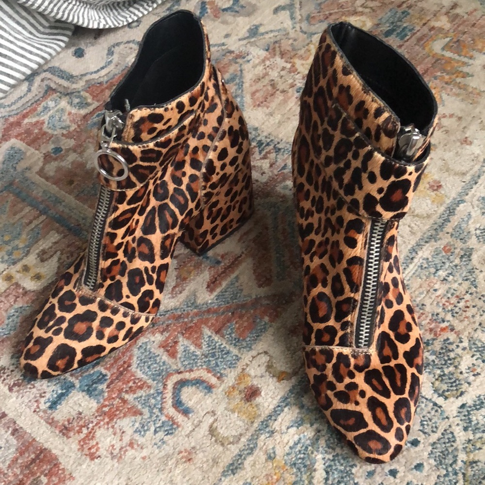 Dolce Vita Leopard Print Calf Hair Zip Front Block Heel Booties Size 8.5 - Picture 6 of 6